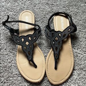 Women’s sandals!!